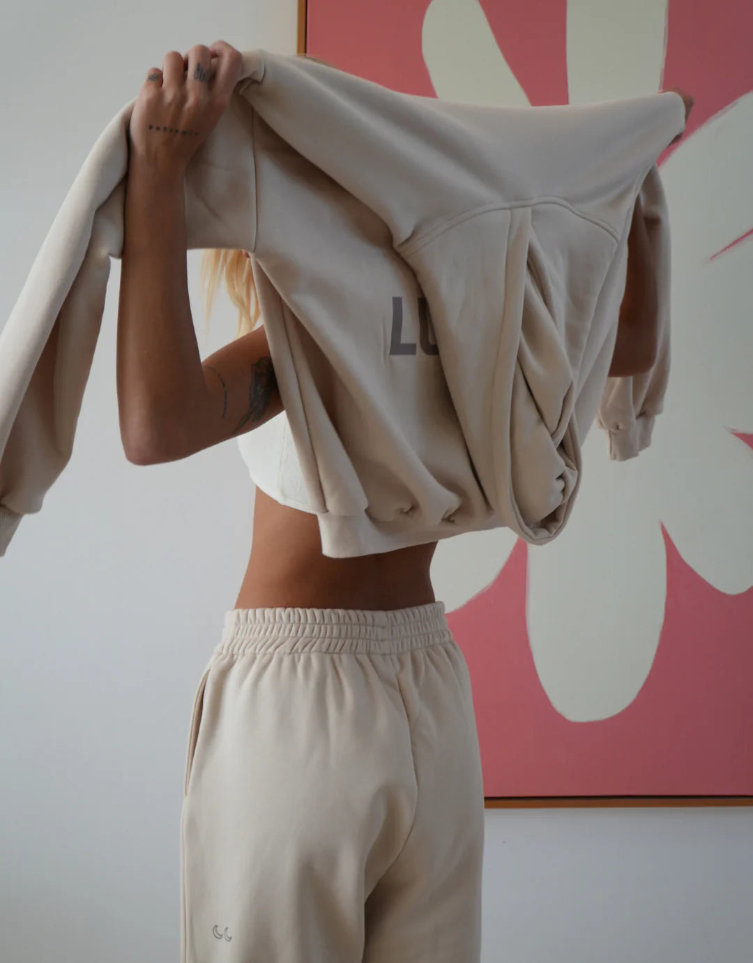 THE CLUB HOODIE - CREAM