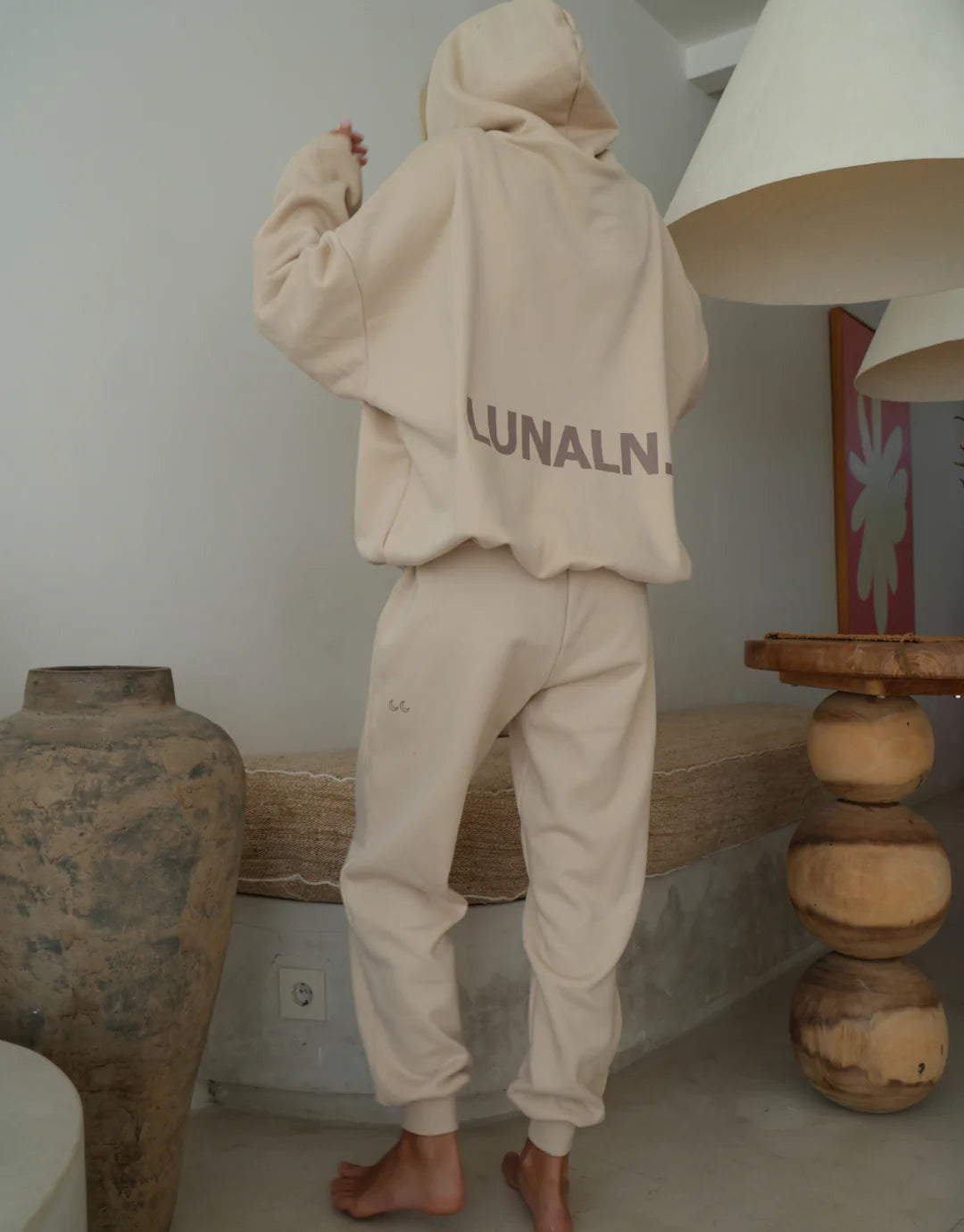 THE CLUB HOODIE - CREAM