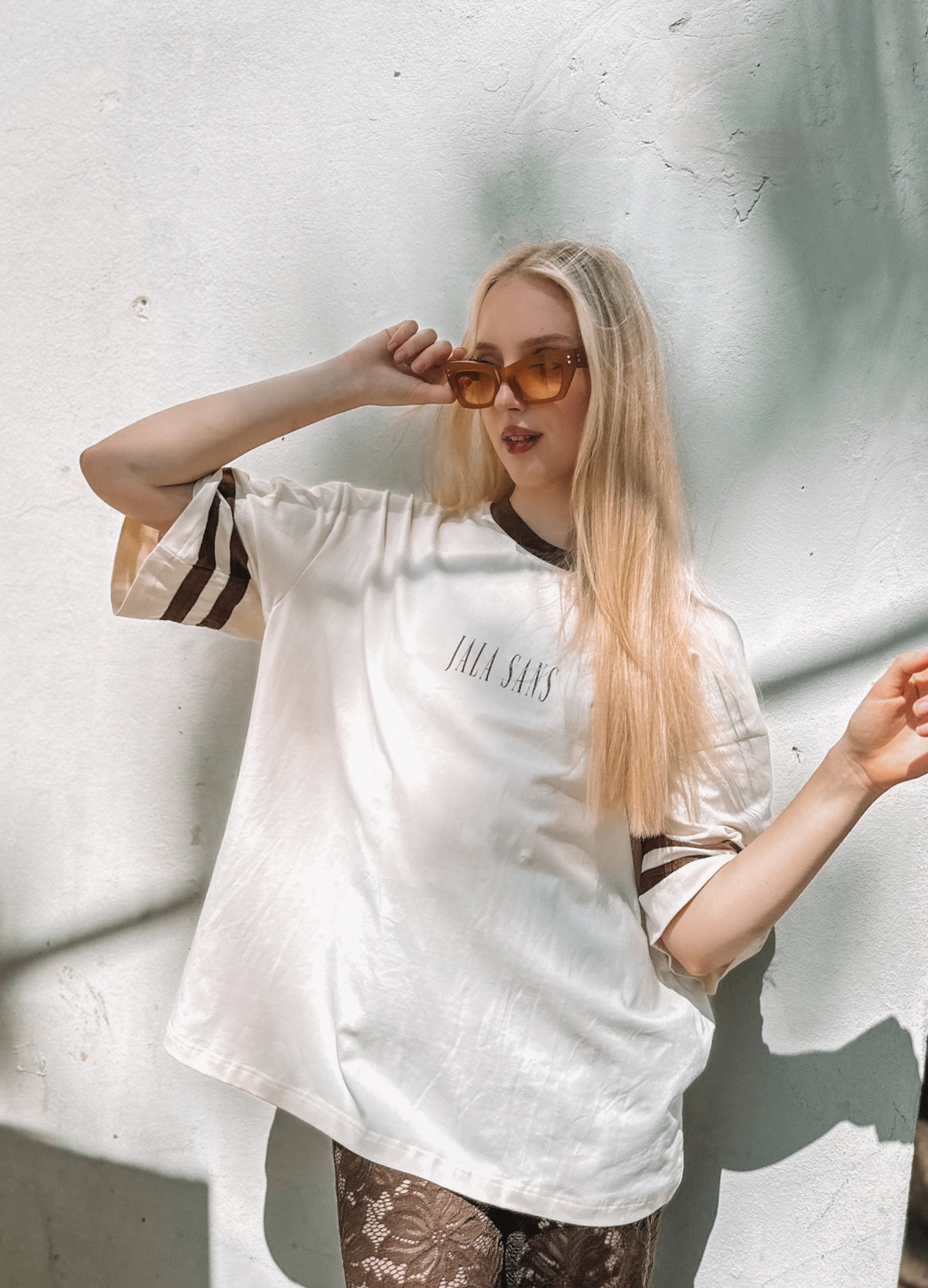 THE EDIT TEE - OFF WHITE AND BROWN