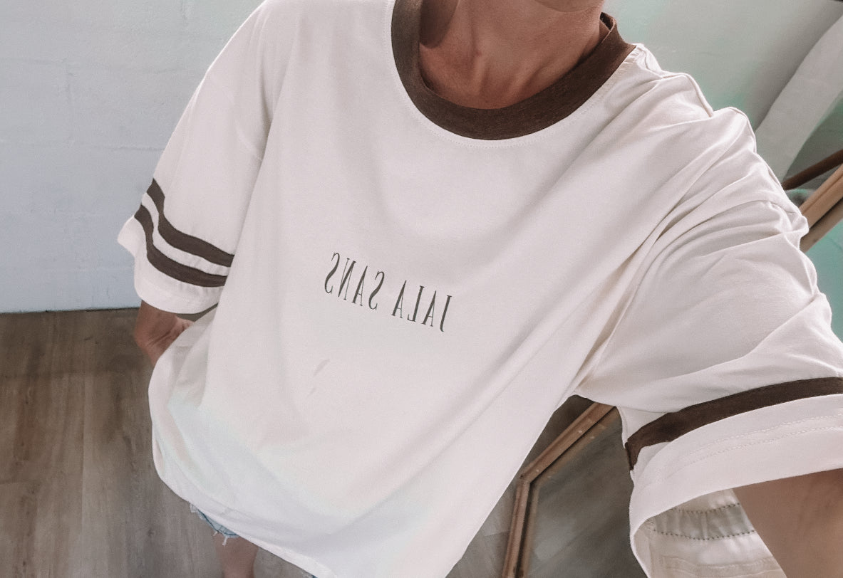 THE EDIT TEE - OFF WHITE AND BROWN