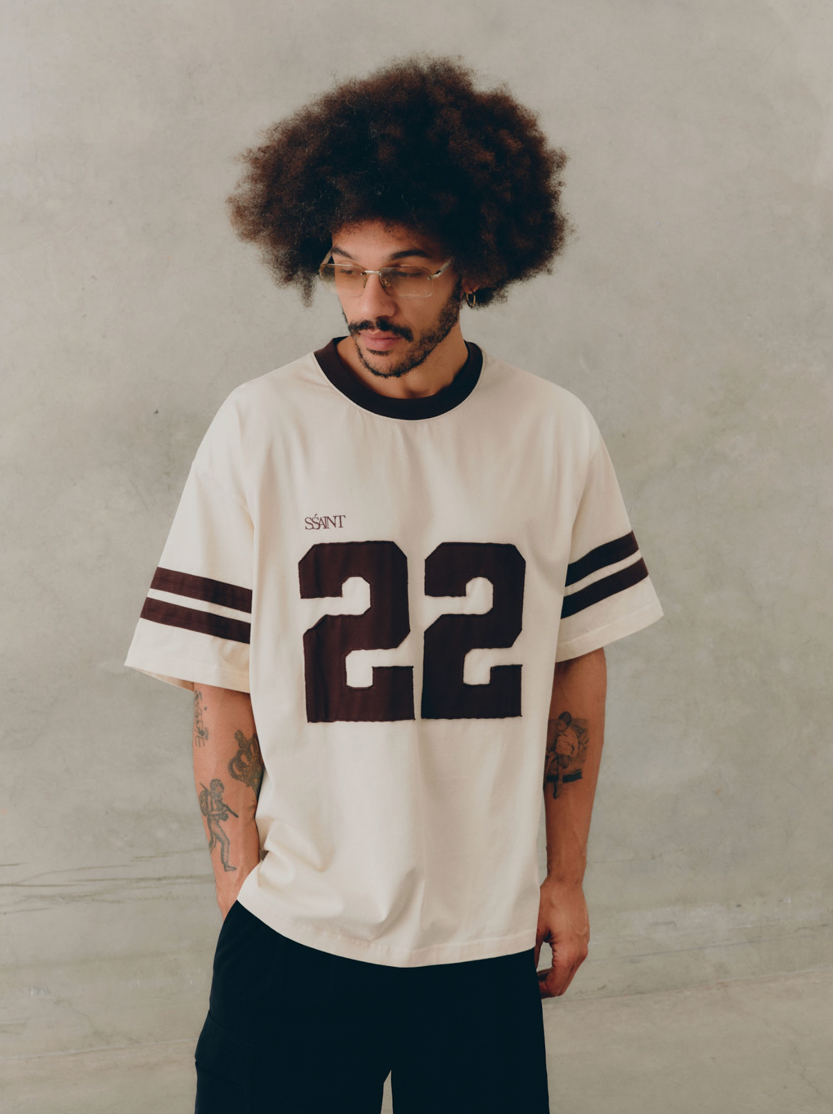 22 MOTION TEE - CREAM & ESPRESSO