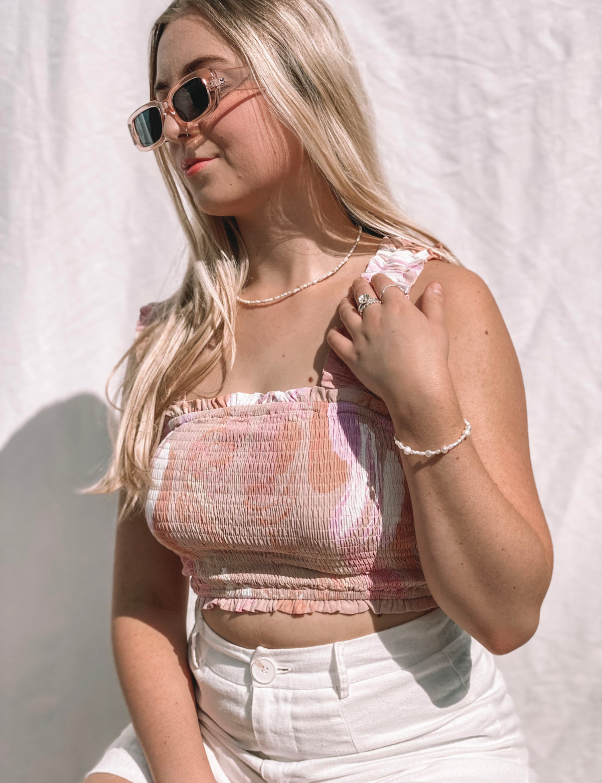 WHITE CLOSET CROP